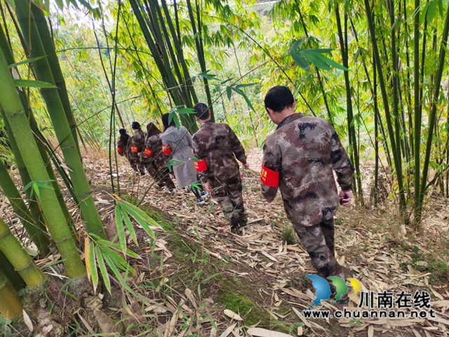 宜宾南溪区长兴镇:清明巡山防火忙(图3) 宜宾南溪区长兴镇:清明巡山防火忙(图3)