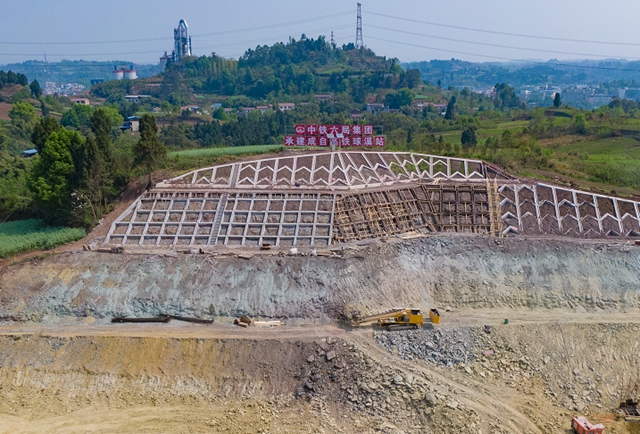 好多人都不晓得，内江正在新修一个高铁站，最新进度——(图2)