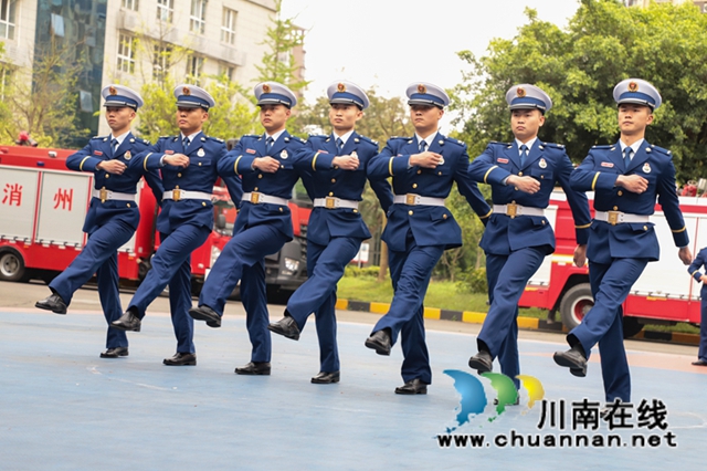 泸州市消防救援支队举行条令纲要学习月系列活动(图1)