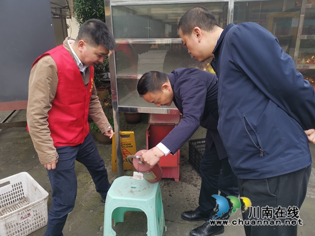 何刚督导龙马潭区宗教场所森林防灭火工作(图2)