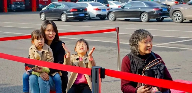 队站开放丨泸州消防迎来了这批“特殊朋友”(图13) 队站开放丨泸州消防迎来了这批“特殊朋友”(图13)