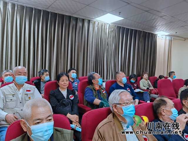 龙马潭区小市街道：“学党史、听党课、感党恩”献礼建党100周年(图1)