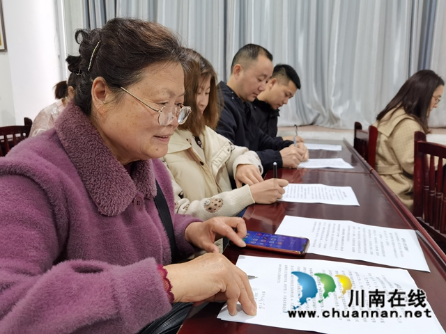 龙马潭区小市街道：签约森林防火责任提醒卡(图2)