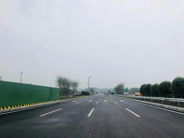 15分钟飙拢纳溪！泸州这个路段今日通车(图1)