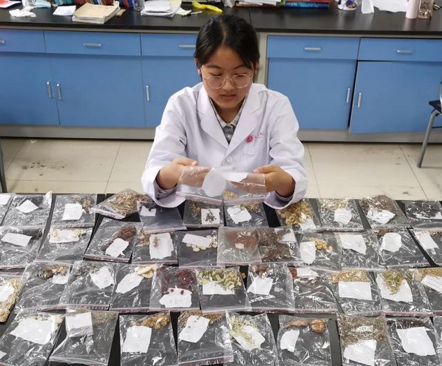 这支队伍代表西南医大中西医结合学院进军全国总决赛！(图4)