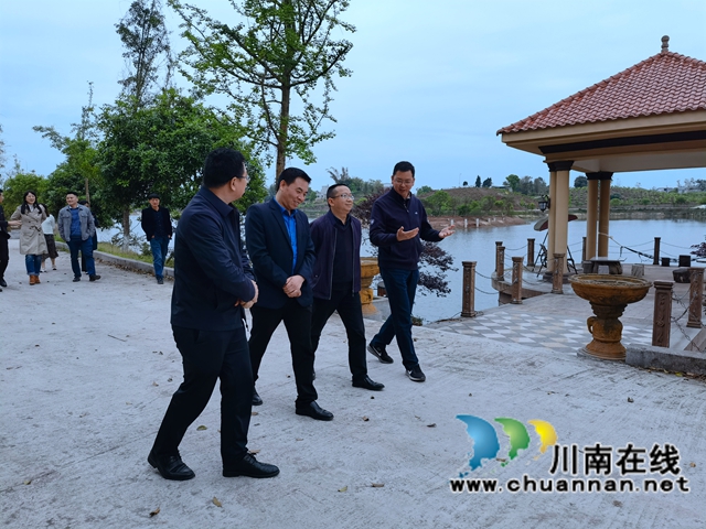 省扶贫开发局到泸县立石镇调研移民后期扶持直发直补资金“一卡通”精准管理工作(图2)