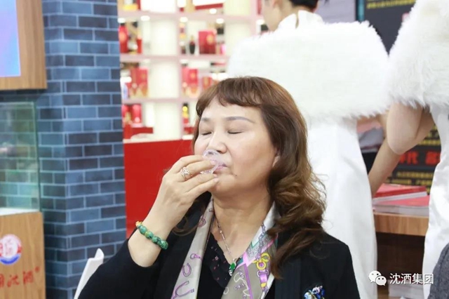 酒博会持续上演“沈酒热”，中国沈酒展厅宾客盈门成为全场焦点！(图17)