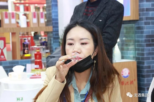 酒博会持续上演“沈酒热”，中国沈酒展厅宾客盈门成为全场焦点！(图16)