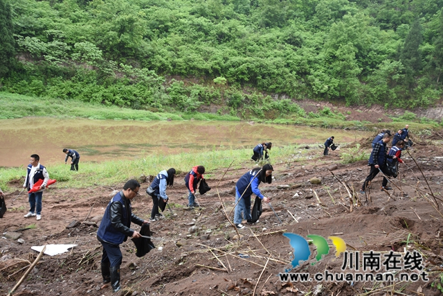 古蔺县自然资源和规划局开展“清河护岸”专项行动(图2)