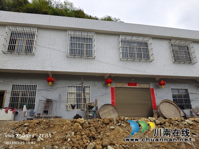 古蔺县提前保质保量完成2020年灾后重建地灾搬迁安置任务(图1)