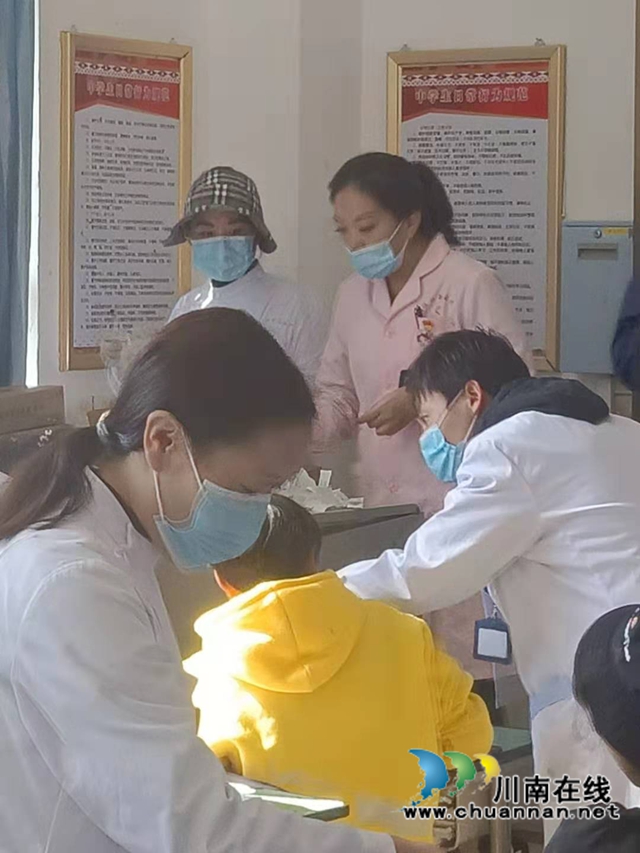 甘孜州雅江县疾控中心进呷拉镇初级中学开展结核病筛查(图2)