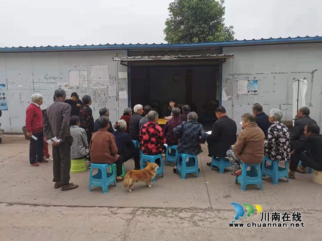 龙马潭区金龙镇：撤桶并点好处多，逐步引导细细说(图1)