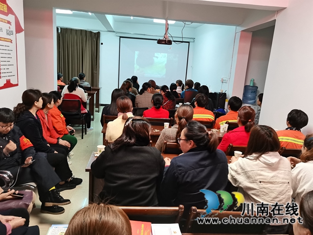 内江经开区靖民镇双雁社区开展妇女“两癌”防治知识宣讲活动(图1)