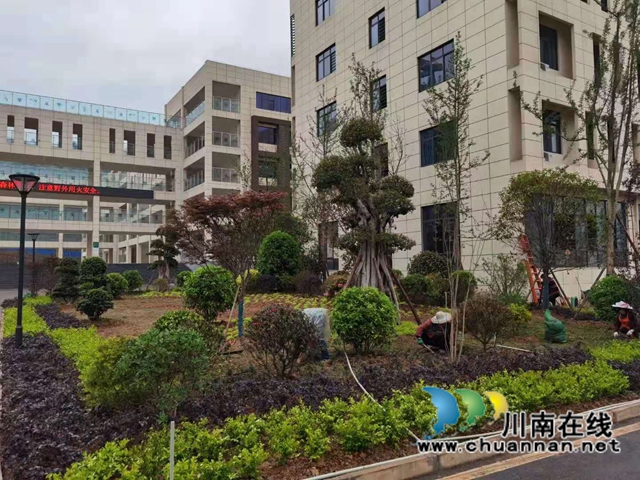 古蔺县政协、县委统战部赴金兰高中调研少数民族教育工作(图4)