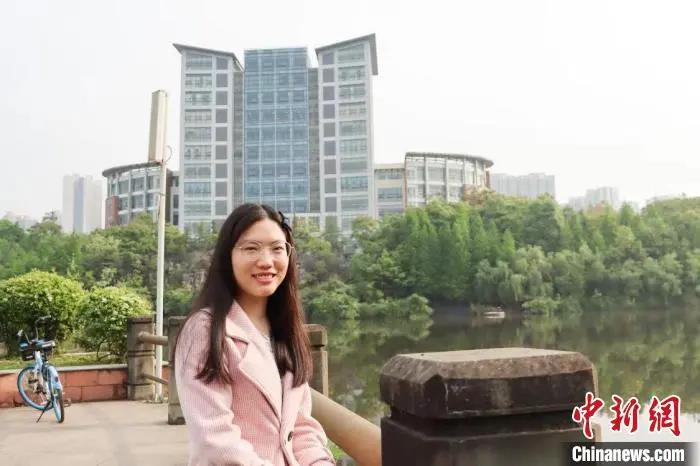 泸县二中“凳子姑娘”黄欢获保研，励志经历被人民日报等多家媒体报道(图6)