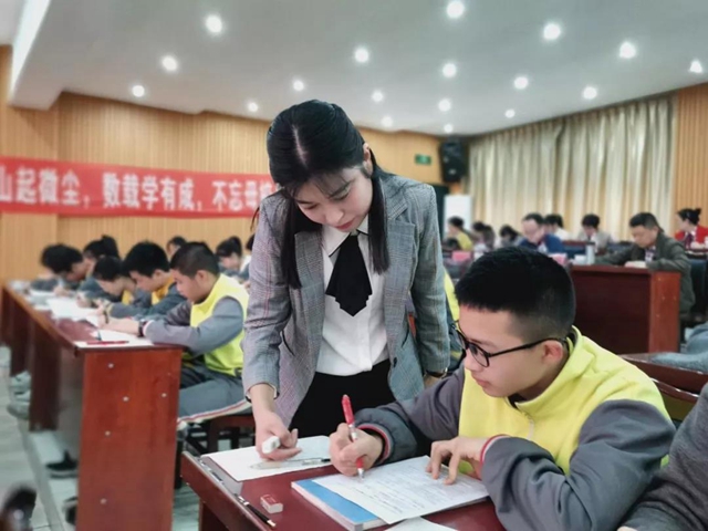 华东师大教授李政涛指导江阳区“五育融合”示范区建设项目推进工作(图3)