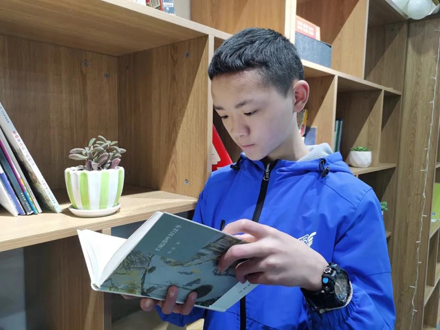 泸州断指少年有个钢琴梦……(图4) 泸州断指少年有个钢琴梦……(图4)