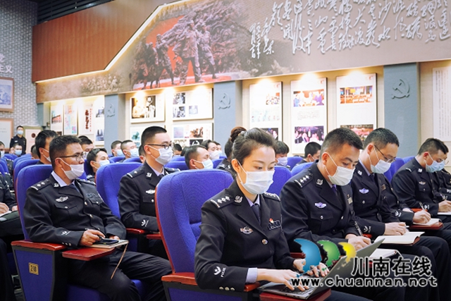 四川警察学院警务硕士研究生：浪花只为扬帆者绽放(图1)