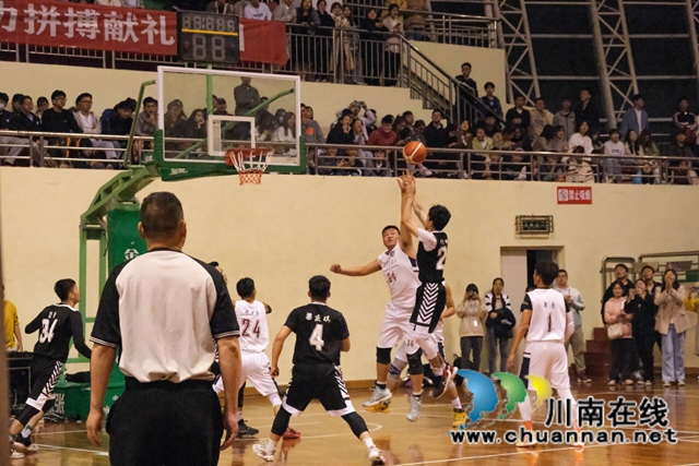 挑战地心引力，引爆篮球魅力！河南信阳师院谭山杯篮球决赛热血开展(图3)
