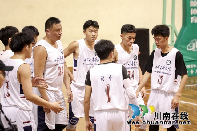 挑战地心引力，引爆篮球魅力！河南信阳师院谭山杯篮球决赛热血开展(图4)
