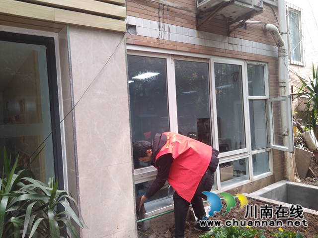 龙马潭区红星街道双桂社区开展“爱心敲敲门 温暧送上门”志愿服务活动(图3)