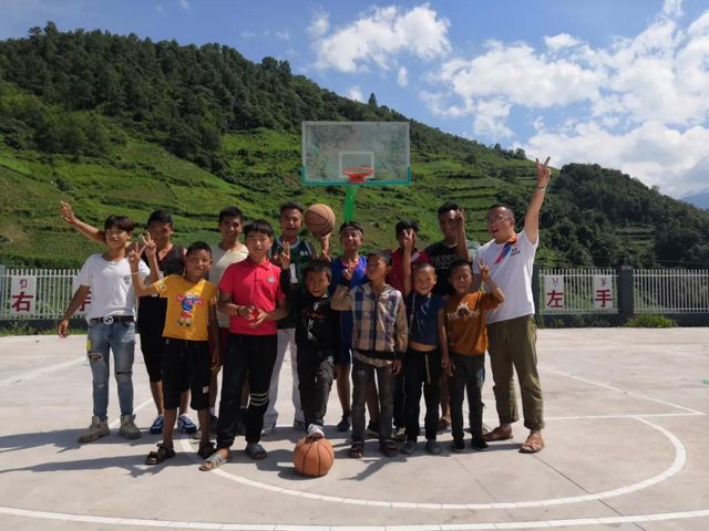 西南医大中医院荣获四川省脱贫攻坚先进集体(图6)