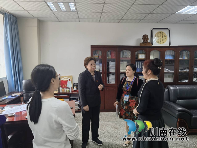 龙马潭区小市街道回龙湾社区积极帮助居民解决困难(图3)