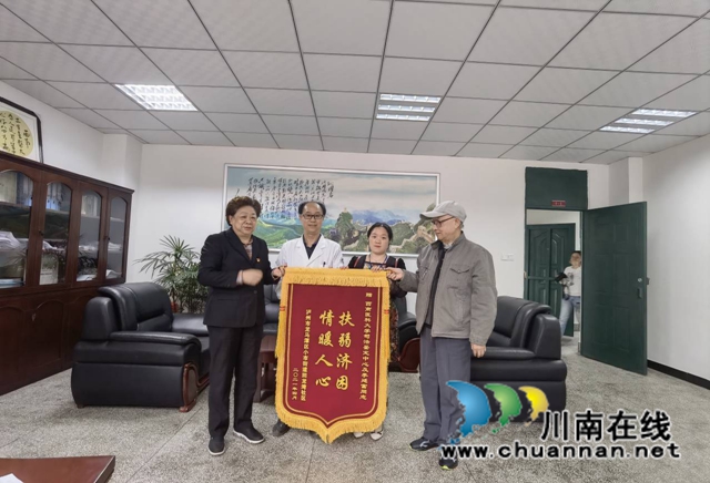 龙马潭区小市街道回龙湾社区积极帮助居民解决困难(图2)