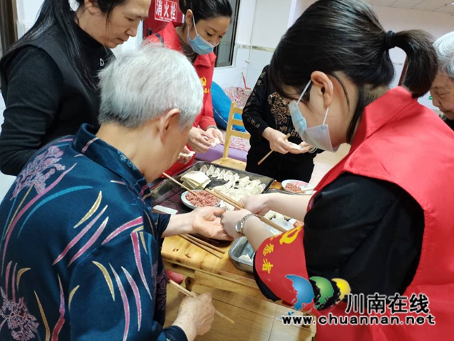 龙马潭区小市街道杜家街社区开展“情系养老院 志愿献爱心”志愿服务活动(图3)