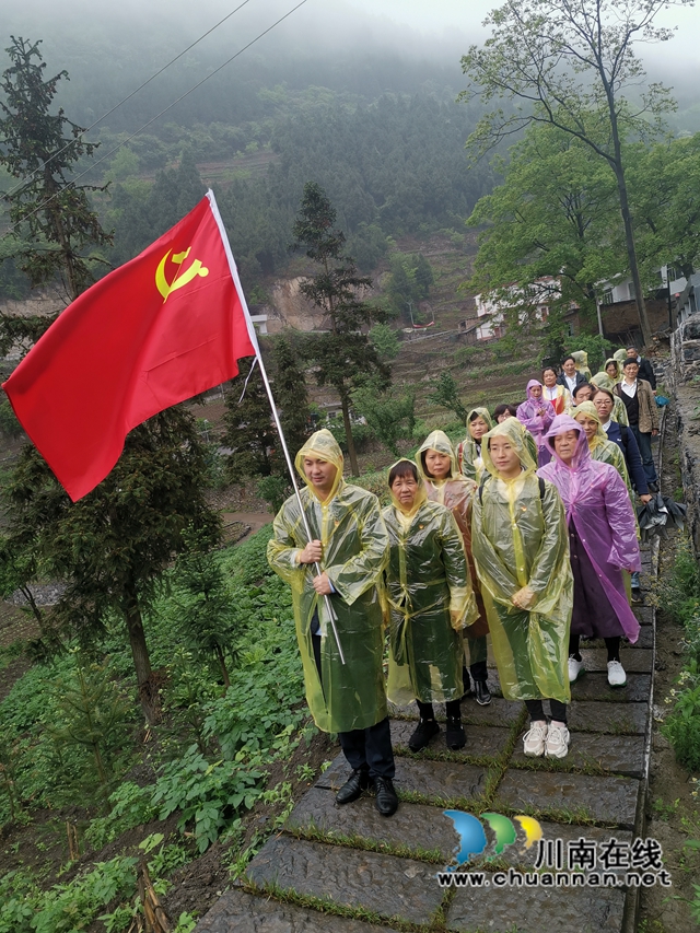 龙马潭区红星街道：探寻红色足迹，传承红色基因，让党史学习教育走实更走心(图1)
