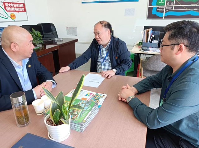 食品安不安全?加油机准不准?游乐设备能不能坐?节前,泸州市场监管人员替您查了!(图2) 食品安不安全?加油机准不准?游乐设备能不能坐?节前,泸州市场监管人员替您查了!(图2)