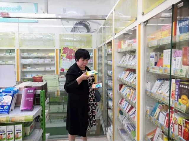 食品安不安全?加油机准不准?游乐设备能不能坐?节前,泸州市场监管人员替您查了!(图13) 食品安不安全?加油机准不准?游乐设备能不能坐?节前,泸州市场监管人员替您查了!(图13)