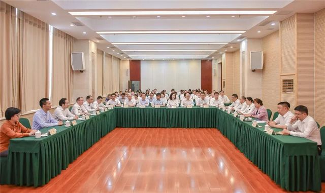 【打通“最后一公里”】西南医大附属医院与江阳区人民政府签订战略合作协议(图1) 【打通“最后一公里”】西南医大附属医院与江阳区人民政府签订战略合作协议(图1)