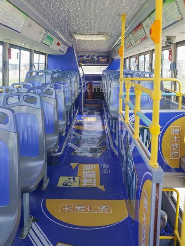 熊猫号、汉服号、美食号…内江惊现8辆奇特的公交车!(图7) 熊猫号、汉服号、美食号…内江惊现8辆奇特的公交车!(图7)