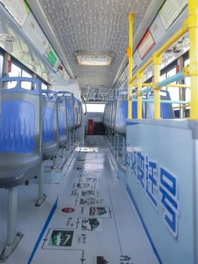 熊猫号、汉服号、美食号…内江惊现8辆奇特的公交车!(图8) 熊猫号、汉服号、美食号…内江惊现8辆奇特的公交车!(图8)