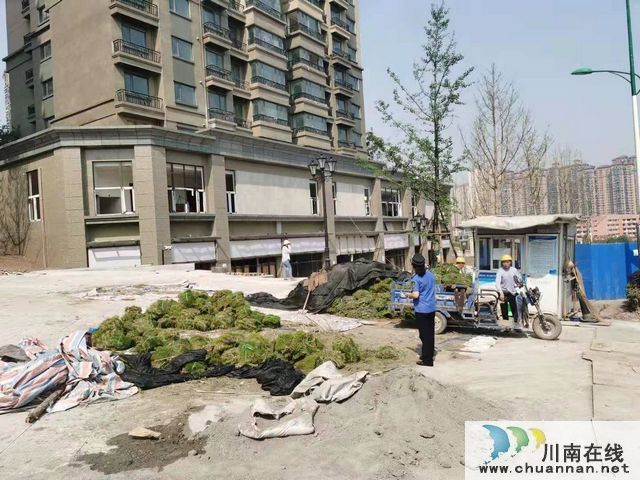 城管“五一”不打烊 坚守岗位有担当(图2)