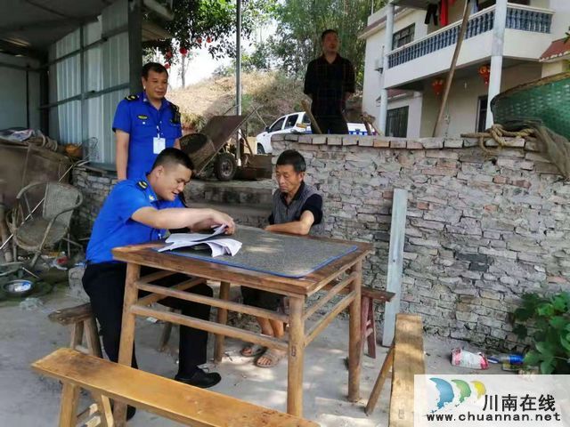 城管“五一”不打烊 坚守岗位有担当(图8)