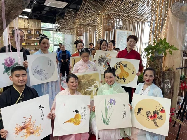 酒城女创联盟携手青年画社：传承传统文化，展示古韵空间(图9)