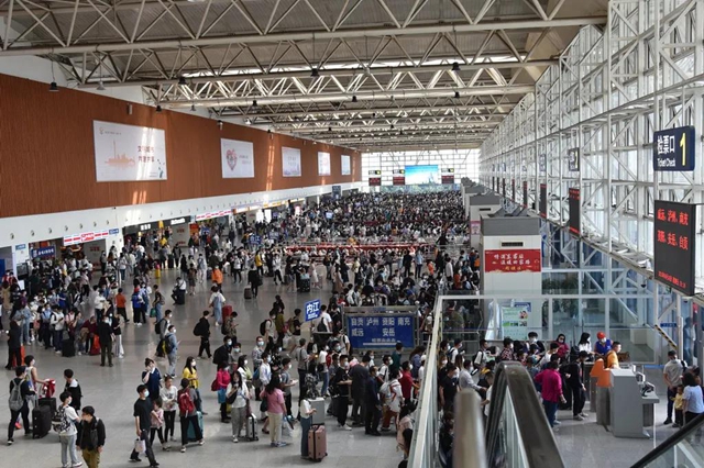 你贡献了多少?四川“五一”大数据:超1700万辆次车上高速;4天消费18.2亿元(图5) 你贡献了多少?四川“五一”大数据:超1700万辆次车上高速;4天消费18.2亿元(图5)