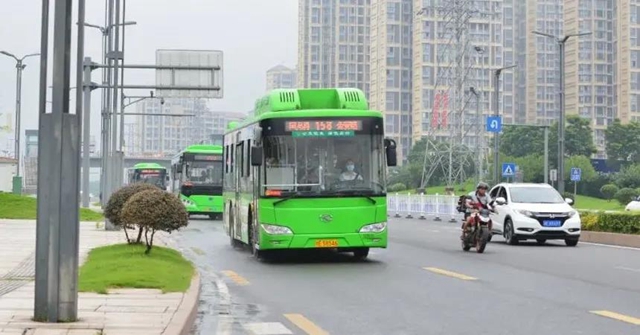 “五一”假期泸州共运送旅客378.9万人次(图2) “五一”假期泸州共运送旅客378.9万人次(图2)