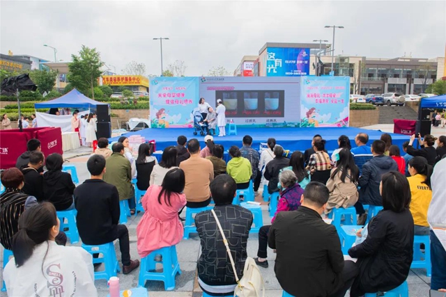 大力倡导母乳喂养,他们精心举办了这场“新手爸妈训练营”!(图2) 大力倡导母乳喂养,他们精心举办了这场“新手爸妈训练营”!(图2)