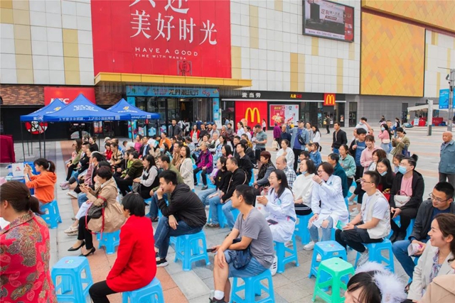 大力倡导母乳喂养,他们精心举办了这场“新手爸妈训练营”!(图1) 大力倡导母乳喂养,他们精心举办了这场“新手爸妈训练营”!(图1)