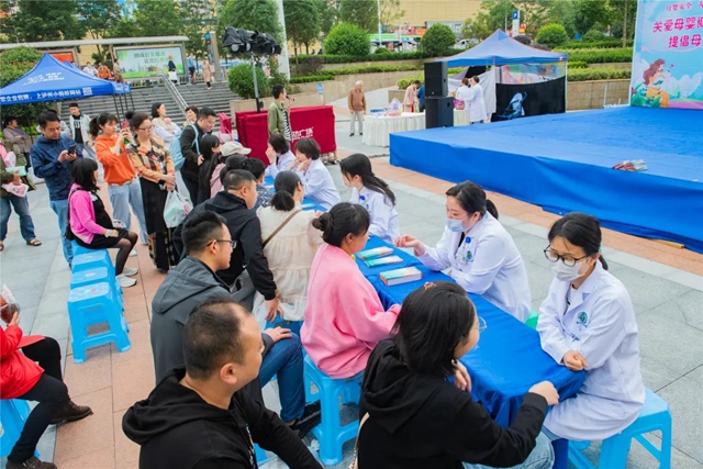 大力倡导母乳喂养,他们精心举办了这场“新手爸妈训练营”!(图15) 大力倡导母乳喂养,他们精心举办了这场“新手爸妈训练营”!(图15)