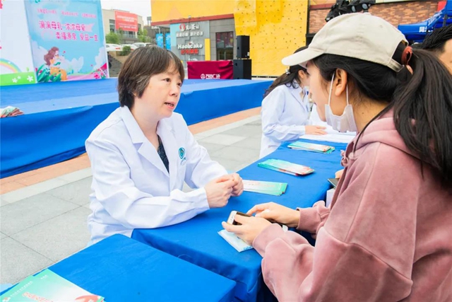 大力倡导母乳喂养,他们精心举办了这场“新手爸妈训练营”!(图14) 大力倡导母乳喂养,他们精心举办了这场“新手爸妈训练营”!(图14)