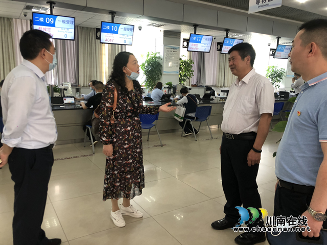 泸州市自然资源和规划局到不动产登记中心检查党史学习教育工作(图1)
