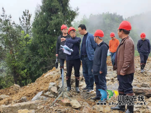 泸州市生态环境保护第六督导组赴叙永开展环保督察反馈情况“回头看”(图1) 泸州市生态环境保护第六督导组赴叙永开展环保督察反馈情况“回头看”(图1)