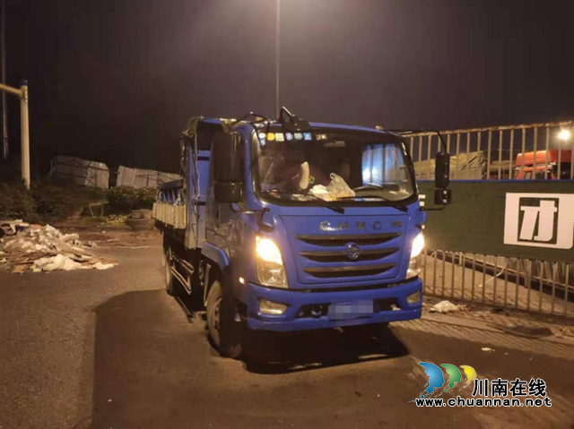 龙马潭区综合行政执法局鱼塘执法队：出重拳，零容忍，严查违规倾倒行为(图2)