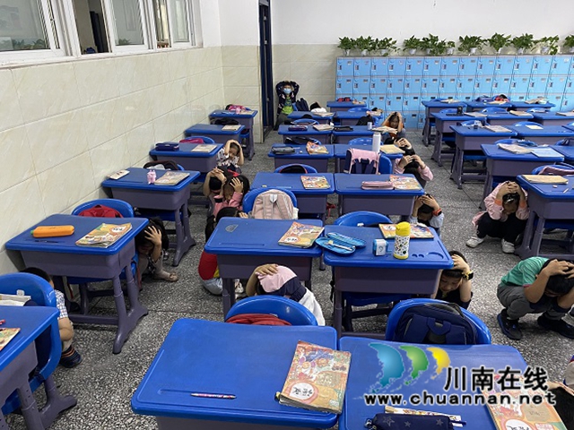龙马潭区玉带河学校开展防震应急疏散演练活动(图4)