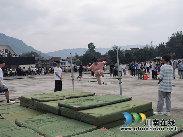 纳溪区护国中学初中部第32届春季田径运动会举行(图6)