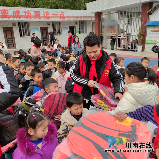 龙马潭区：一名入盟积极分子的“公益+教育”之旅(图3)